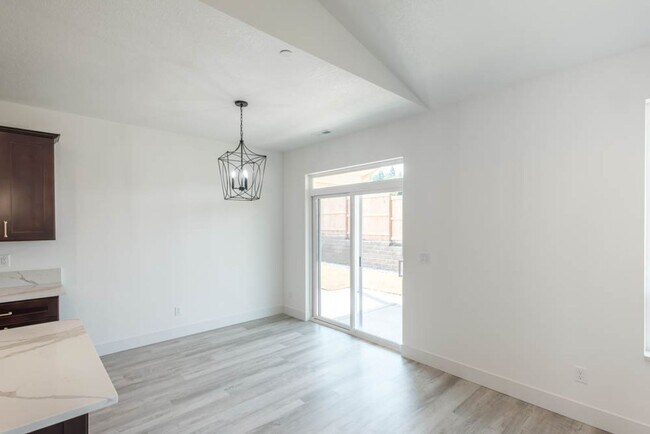 Building Photo - OWN966