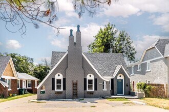 Building Photo - 2 Bedroom 1 bath