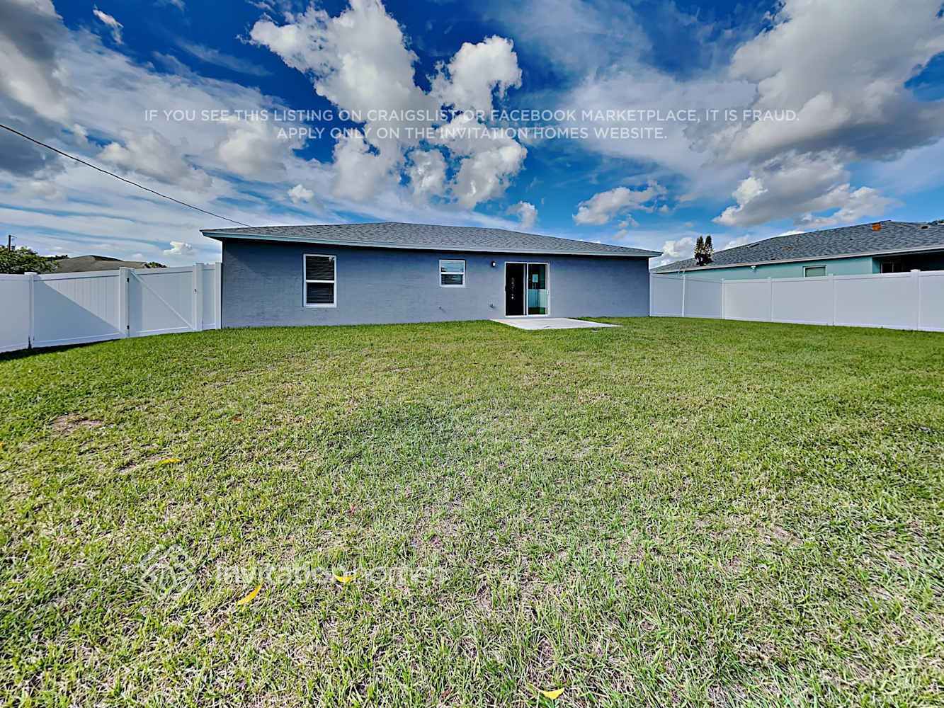 Building Photo - 1421 SW Hibiscus St