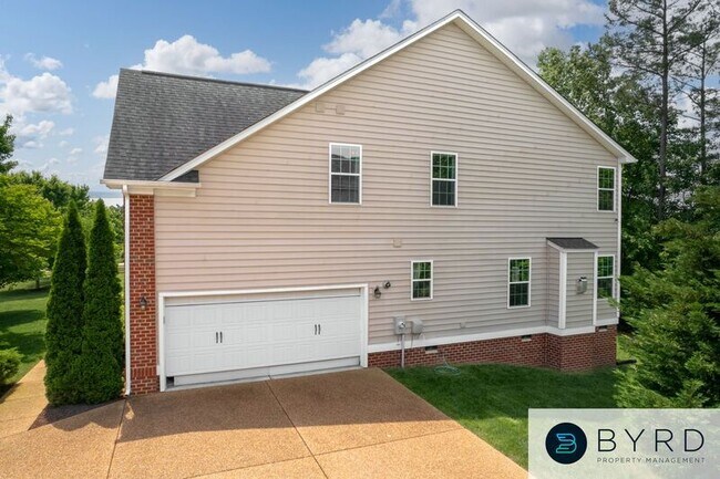 Building Photo - 6018 Red Setter Ln