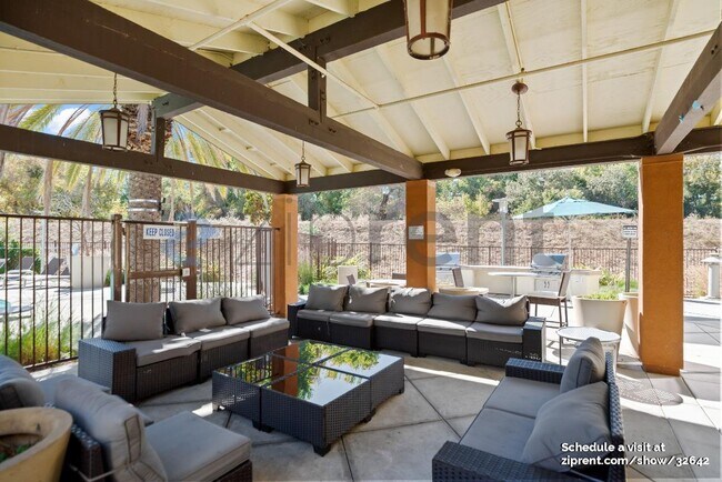 Building Photo - 634 Elderberry Dr