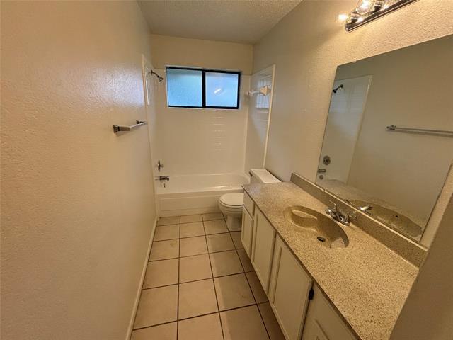 Building Photo - 2514 Livingston Ln