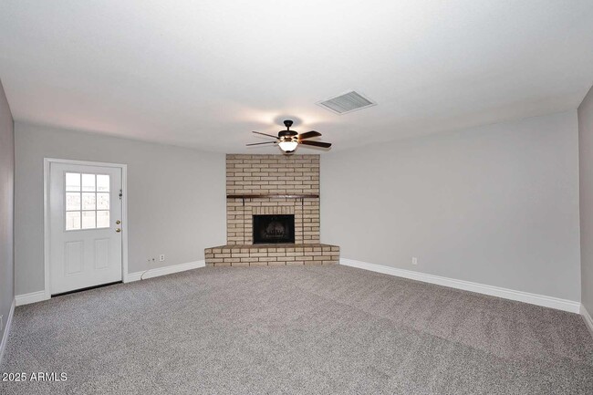 Building Photo - 617 E Calle Bolo Ln