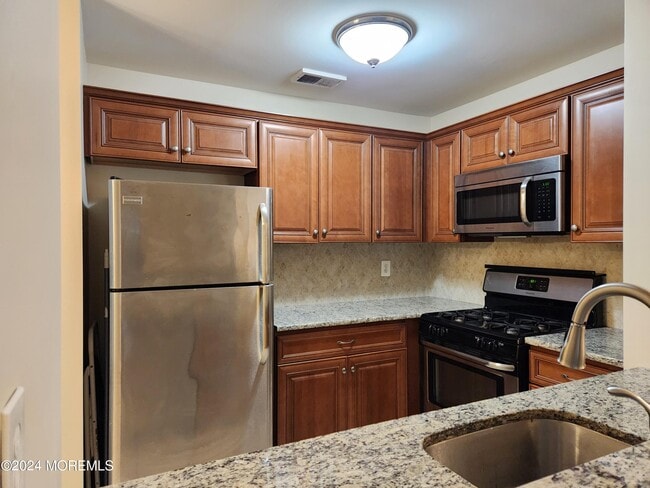 Building Photo - 9 Hackamore Ct