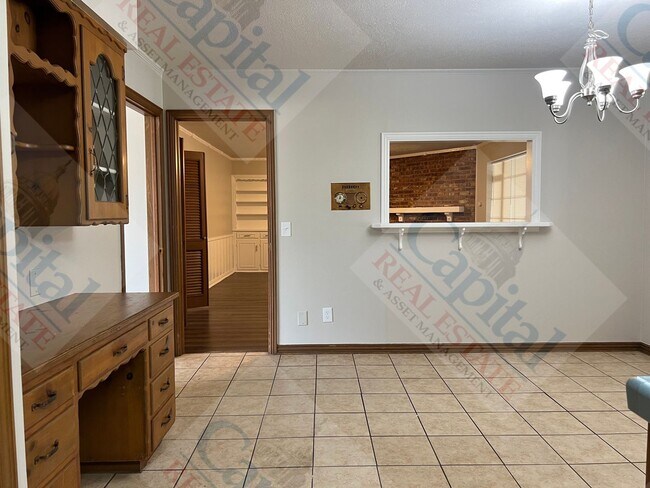 Building Photo - Spacious Home With Classic Charm