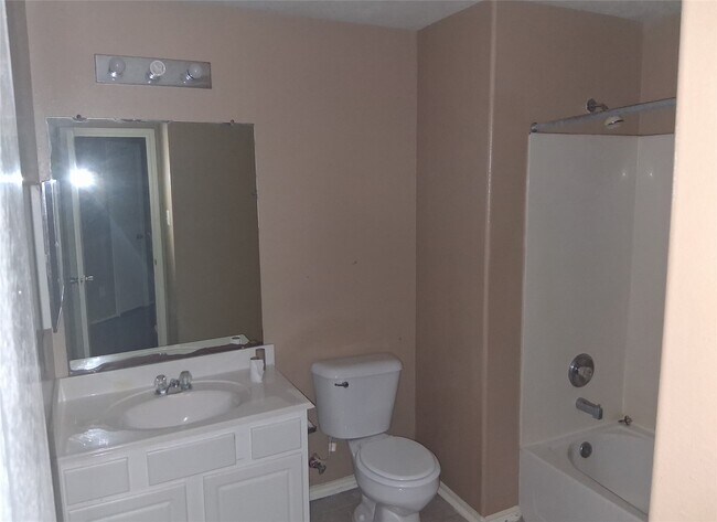 Building Photo - 8714 Orchard Ridge Ln