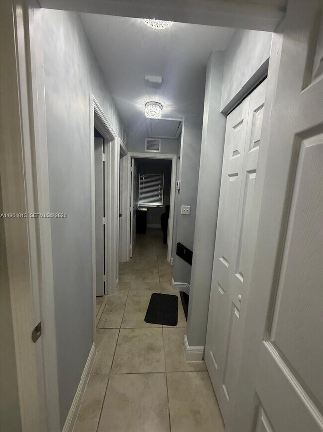 Building Photo - 1955 NW 5th Pl