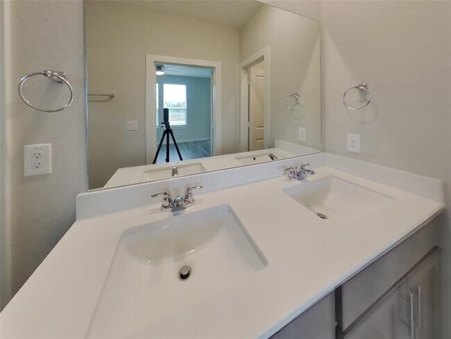 Building Photo - 544 Raglands Rd
