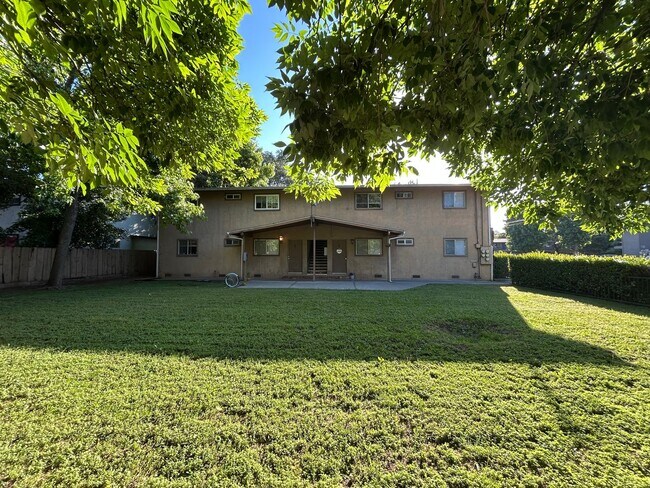 Building Photo - 746 Rancheria Dr