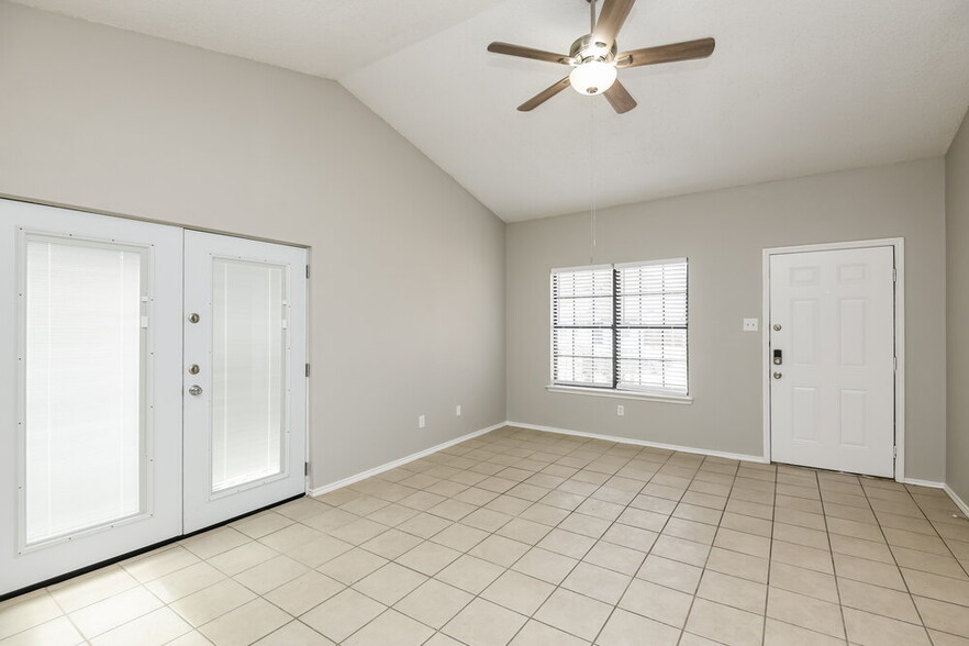 Building Photo - 140 Callender Dr