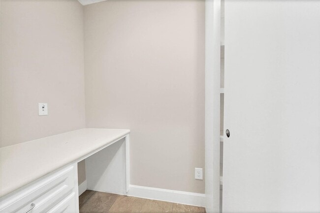 Building Photo - 3633 Main Plaza Dr