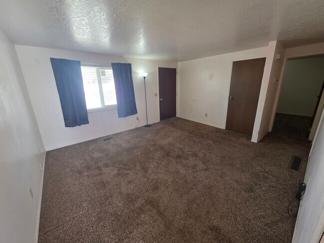 Building Photo - Duplex