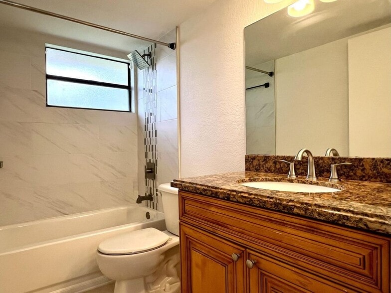 Building Photo - 1581 Balfour Point Dr