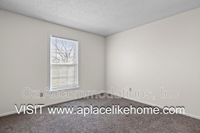 Building Photo - 530 SE Hampton St