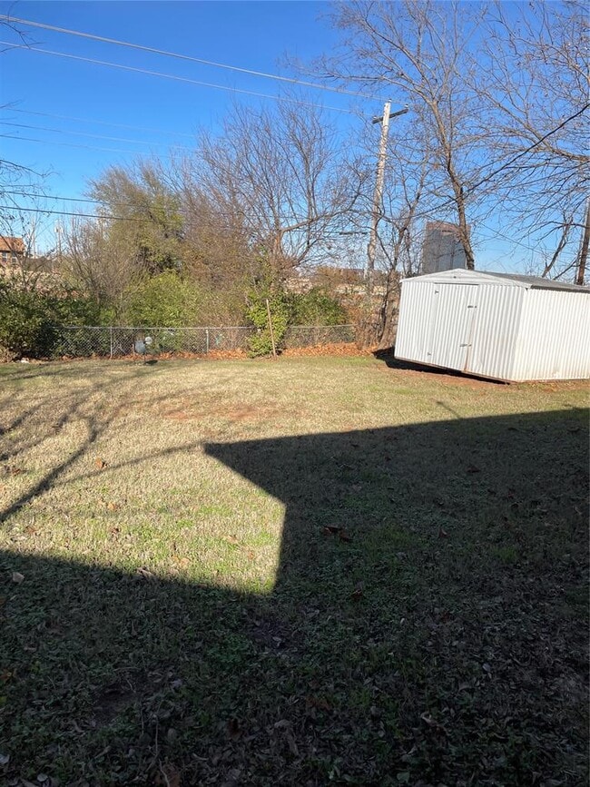 Building Photo - 205 NW 85th St