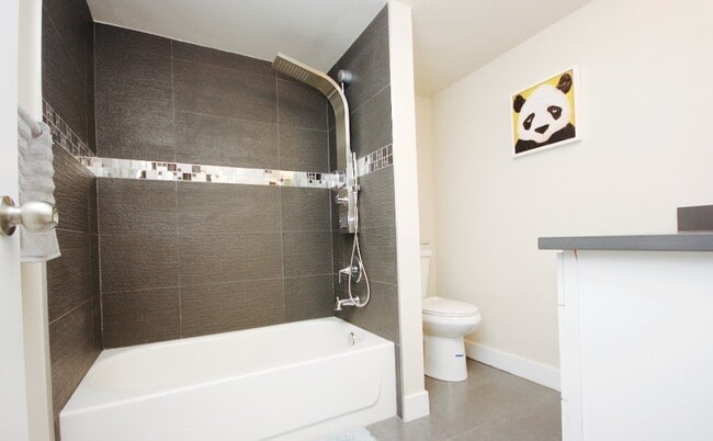 Upstairs Bathroom - 5163 S Augusta St