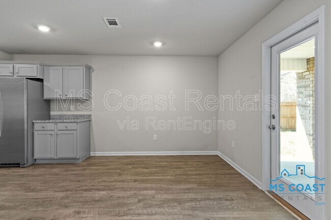 Building Photo - 15236 Cypress Way