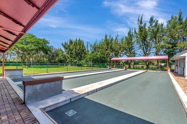 Building Photo - 7280 Amberly Ln
