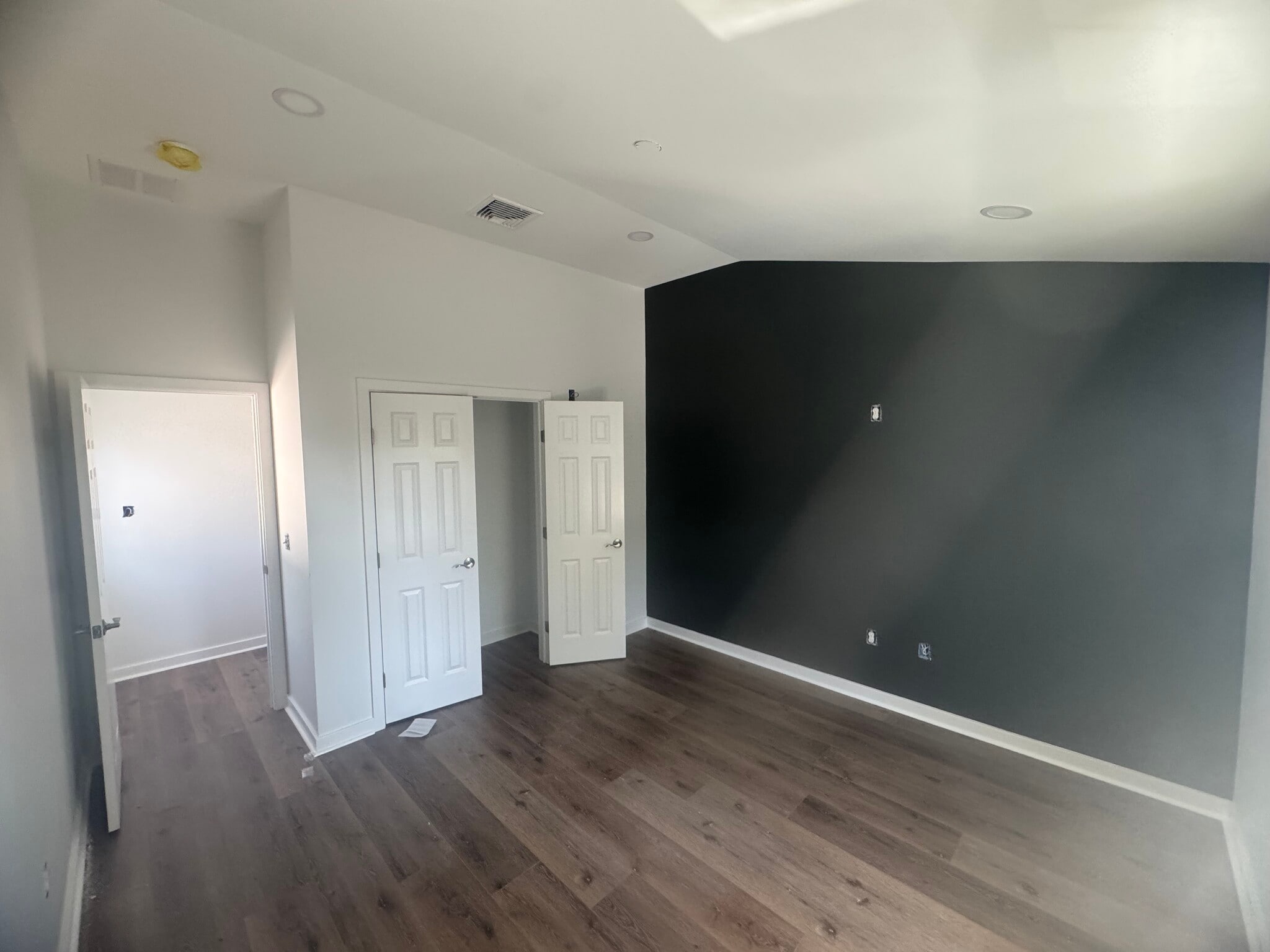 LR Closet - 947 N Providence Rd