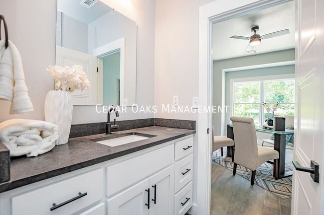 Building Photo - 116 E Mountain St