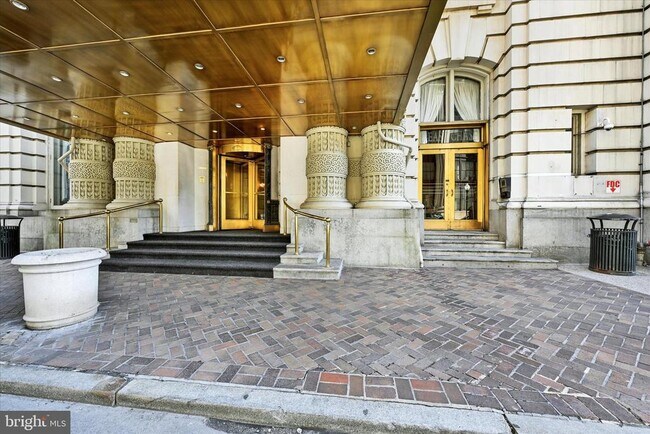 Building Photo - 1 E Chase St