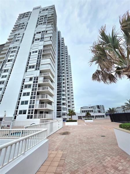 Building Photo - 1370 S Ocean Blvd