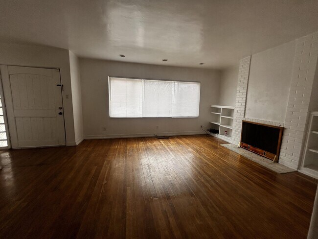 Building Photo - 511 Carlisle Blvd SE