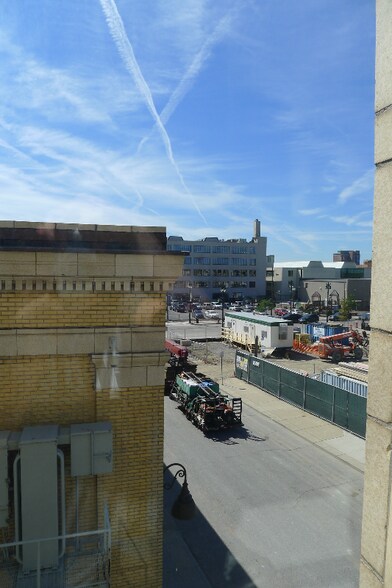 Building Photo - 41 Burroughs St