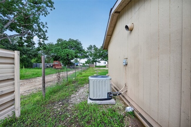 Building Photo - 12731 Wanda Way