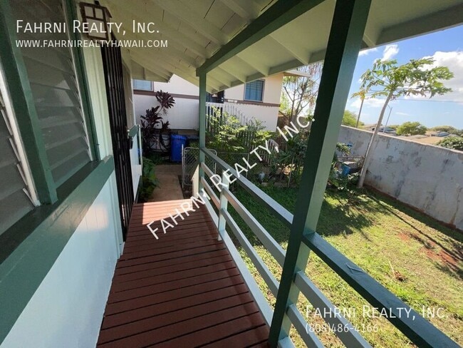 Building Photo - 1009-10A3 Maluna St