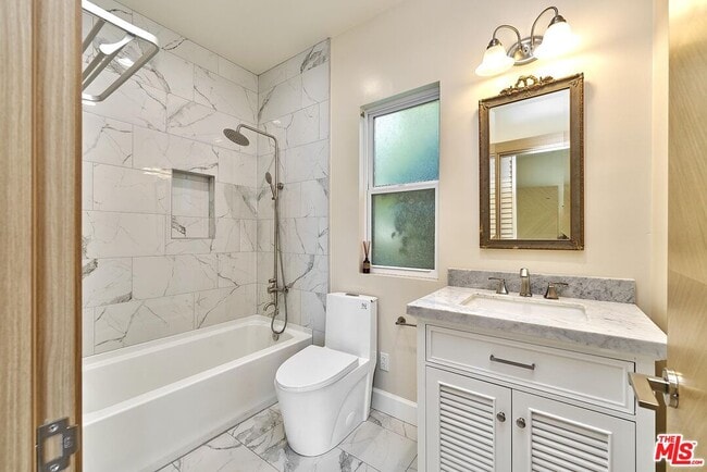 Building Photo - 823 Lorraine Blvd