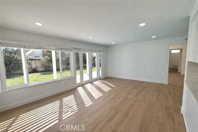 Building Photo - 9872 Kings Canyon Dr