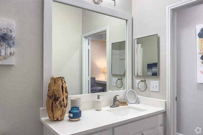 Building Photo - One Month Free on Two Bedrooms!