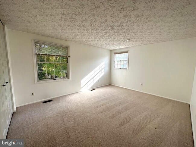 Building Photo - 4313 Lamarre Dr