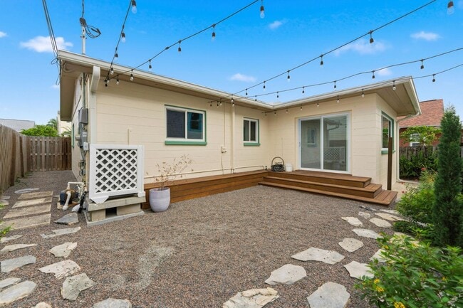 Building Photo - 766 20th Ave N