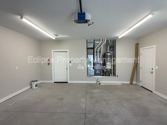 Building Photo - 679 Eadin Ln