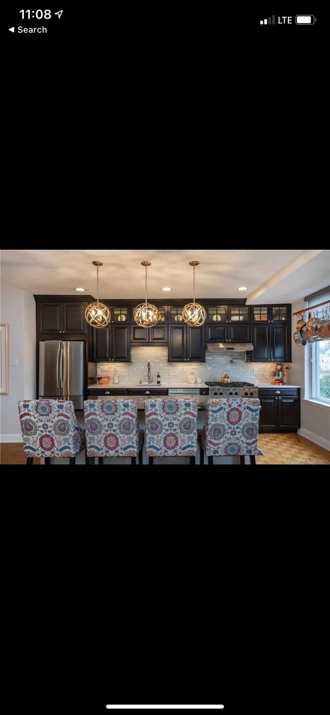 Building Photo - 1028 Farmington Ave