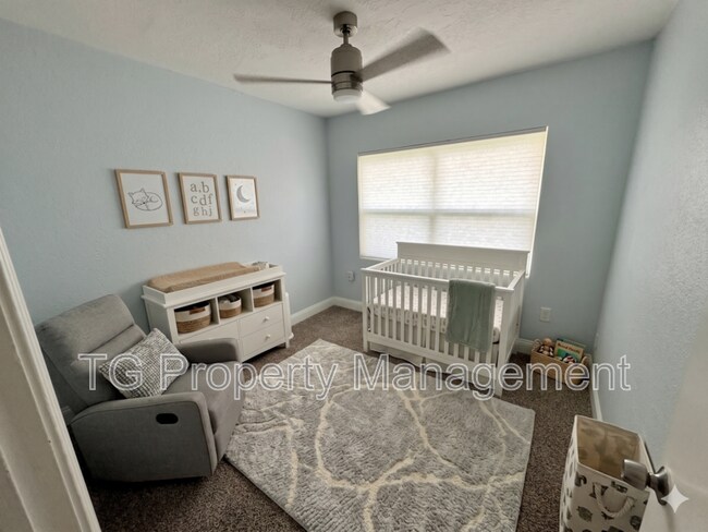 Building Photo - 4721 E Castlewood Dr
