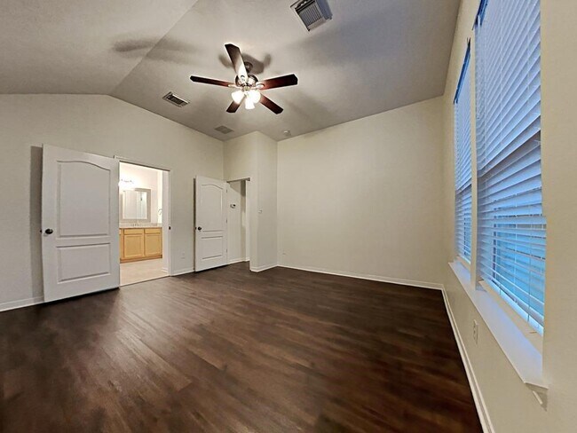 Building Photo - 30114 Saw Oaks Dr