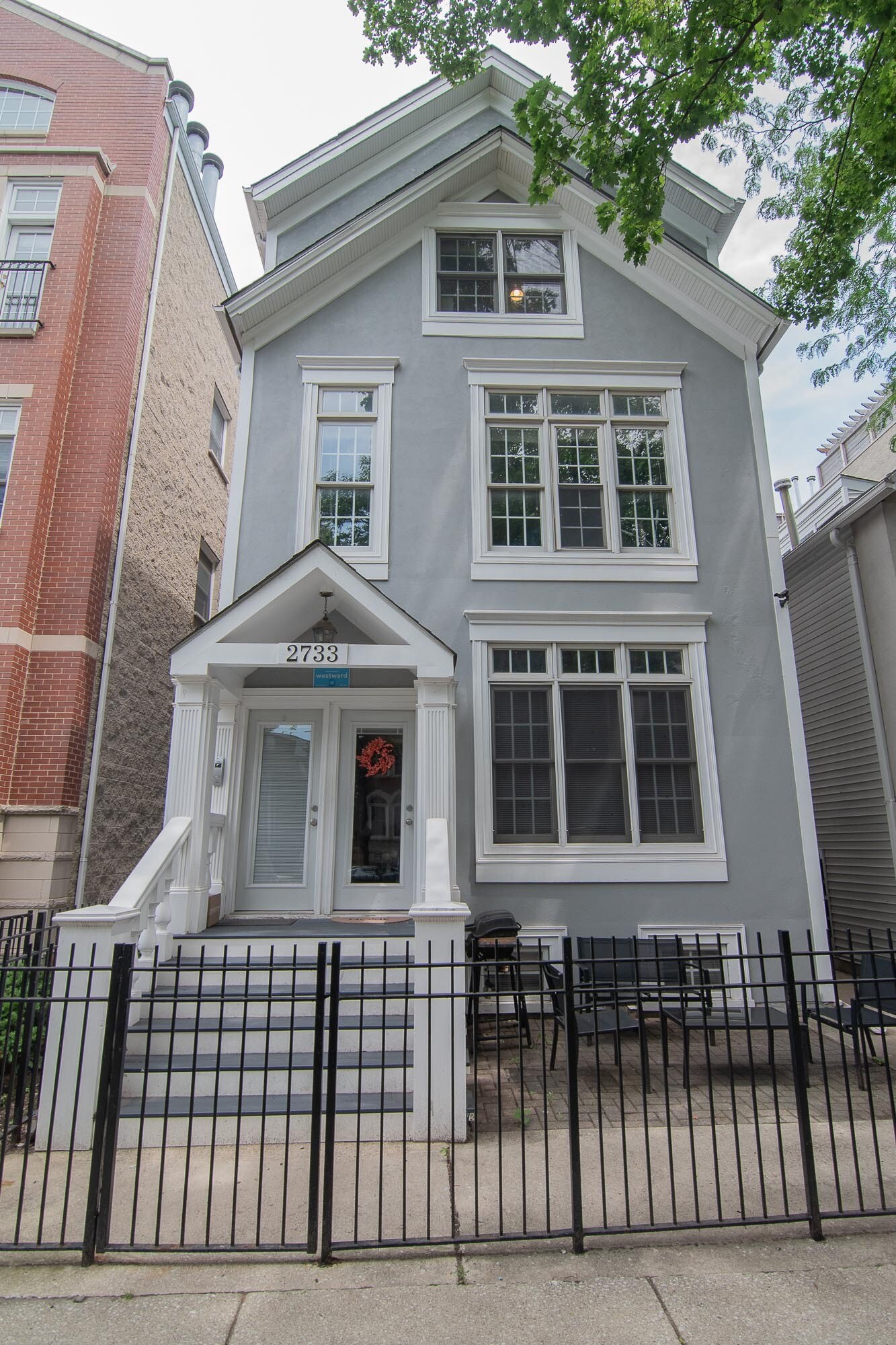 Building Photo - 2733 N Wayne Ave