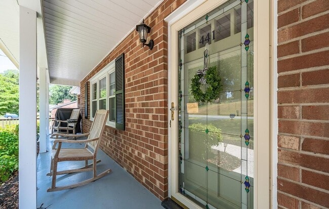 Building Photo - 4 Bedroom Home in Campbell County