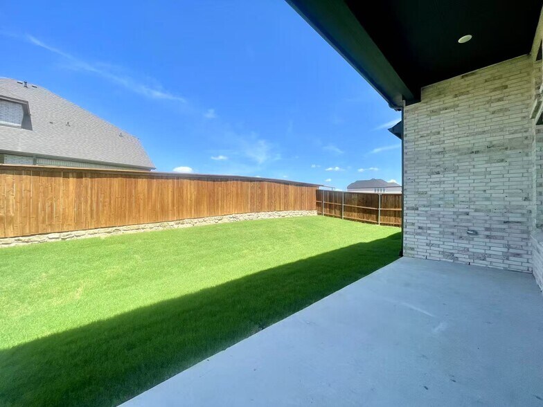 Building Photo - 15603 Valerian Trl