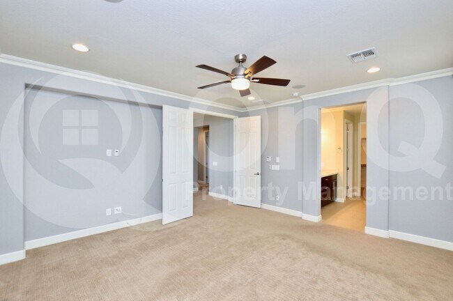 Building Photo - 10612 E Hawk Ave