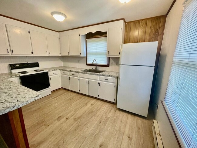 Building Photo - Must see Newly renovated 1 bedroom 1 bath ...