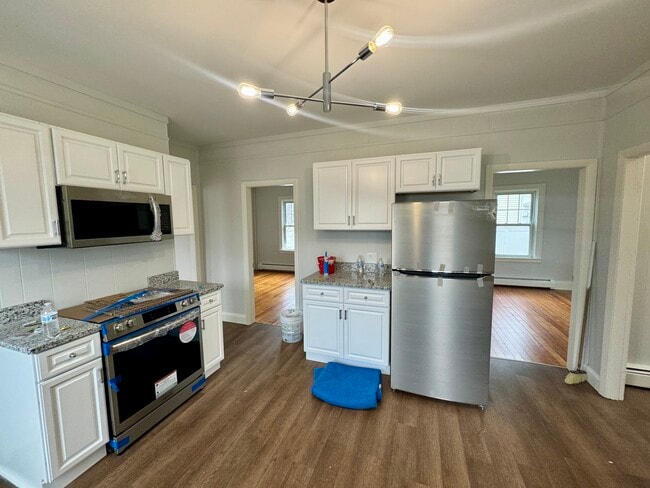 Building Photo - 224 Park Ave