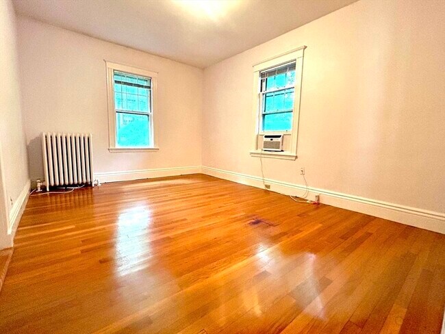 Building Photo - 82 Stearns Rd