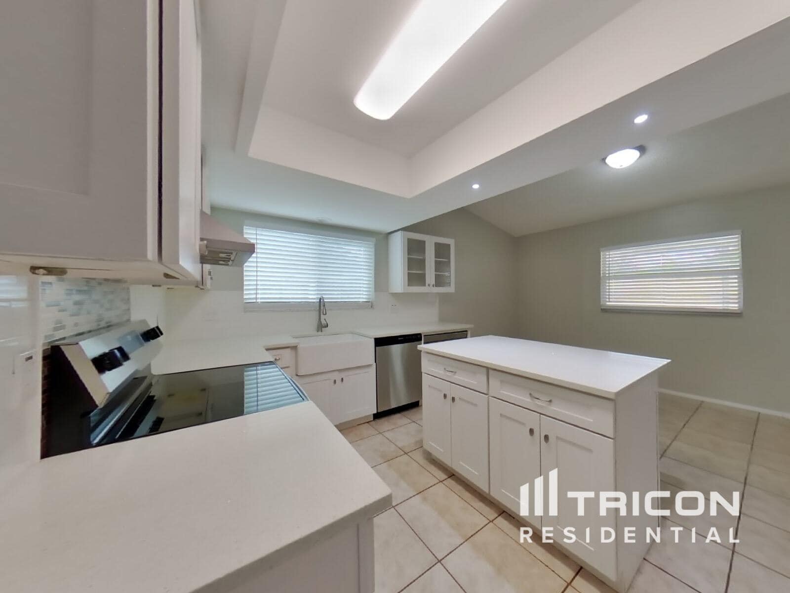 Building Photo - 978 N Jerico Dr