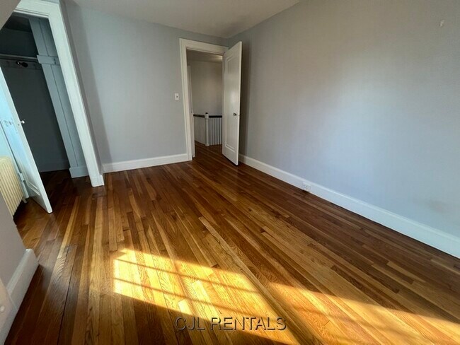 Building Photo - 30 Stearns Rd