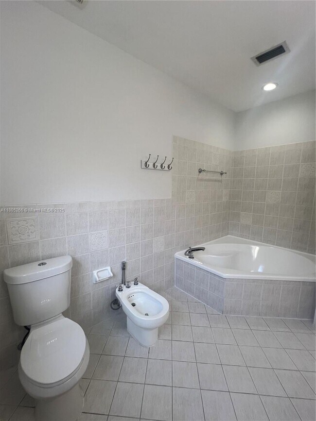 Building Photo - 2682 SW 139th Pl