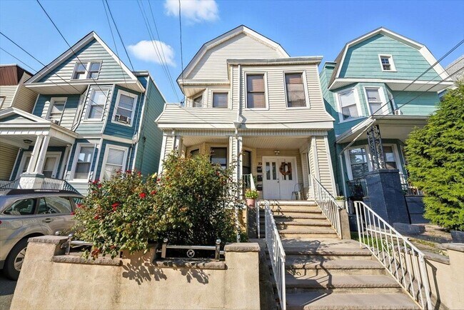 Building Photo - 73 Winfield Ave